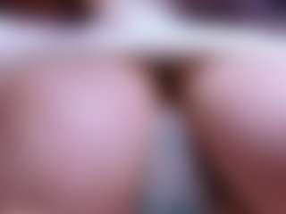 Live cam show with Camiiowo - Bikini on Camsoda