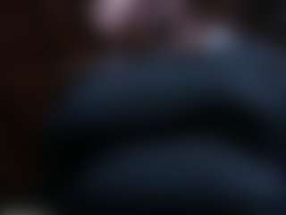 Camiiowo's Live Sex Cam Show