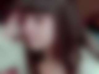 Live cam show with Camiiowo - Petite on Milfs Live