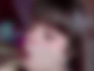 Live cam show with Camiiowo - Brown Hair on AdultVida.com