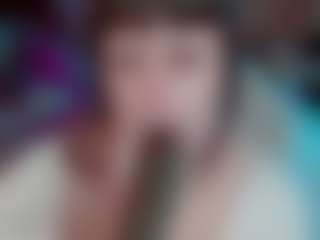 Live cam show with Camiiowo - Thick on Camsoda