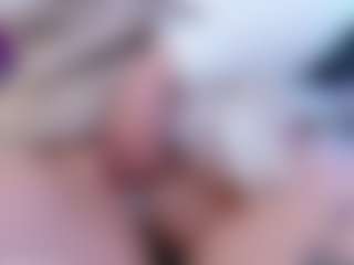 Camiiowo's Live Sex Cam Show