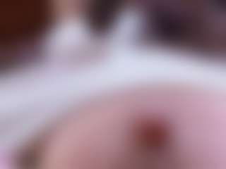Live cam show with Camiiowo - Shaved on Gym Cam Girls
