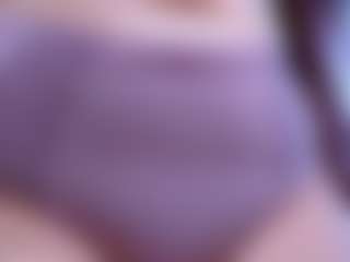 Live cam show with Camiiowo - Oil on Camsoda