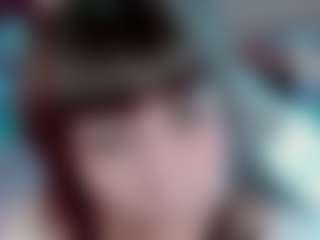 Live cam show with Camiiowo - Petite on Camsoda
