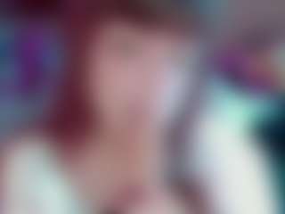Live cam show with Camiiowo - Solo on AdultVida.com