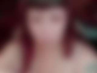 Live cam show with Camiiowo - Thick on TeamSkeetLive