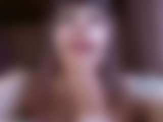 Live cam show with Camiiowo - Oil on Camsoda