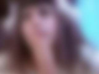 Live cam show with Camiiowo - Oil on Camsoda