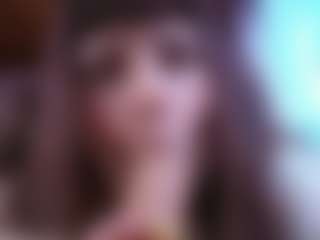 Live cam show with Camiiowo - Oil on Camsoda