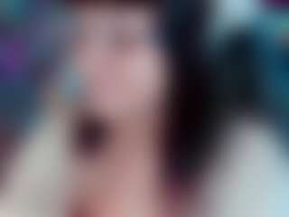 Camiiowo's Live Sex Cam Show