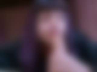 Live cam show with Camiiowo - Deepthroat on CamClone