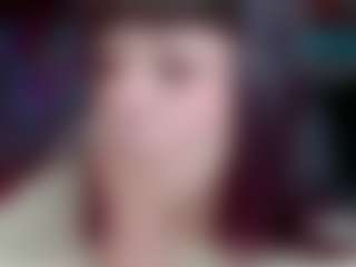 Live cam show with Camiiowo - Handjob on TeamSkeetLive