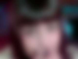 Live cam show with Camiiowo - Strip Brown Hair on TeamSkeetLive