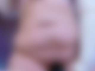 Camiiowo's Live Sex Cam Show