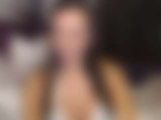 Live cam show with MissAndreaNicole - Shaved Pussy on liverealitysex.com