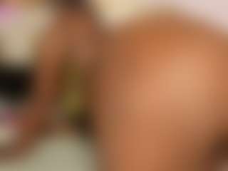 Live cam show with MiaaXXX - Black on SpankPalCams