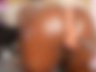 Live cam show with MiaaXXX - Black on AdultVida.com