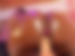 MiaaXXX's Live Sex Cam Show