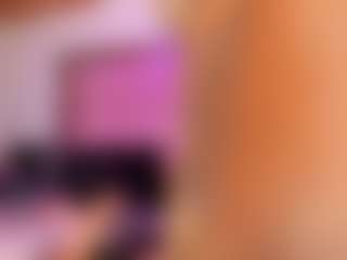 Live cam show with MiaaXXX - Ebony Big Tits on Camsoda