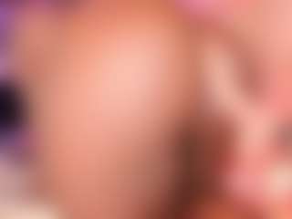 Live cam show with MiaaXXX - Delicious on CamSextacy