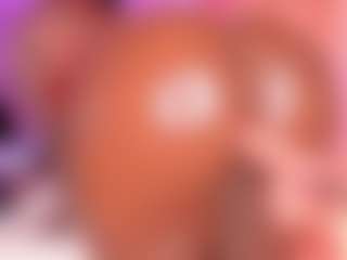 Live cam show with MiaaXXX - Public Curvy on CamClone