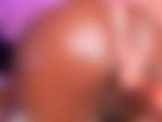 Live cam show with MiaaXXX - Bedroom on xxxlivecams.org