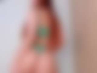 Live cam show with Evaa - Shaved Pussy on Milfs Live