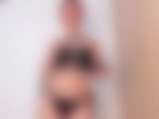 Evaa's Live Sex Cam Show