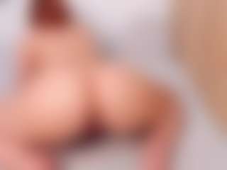 Evaa's Live Sex Cam Show