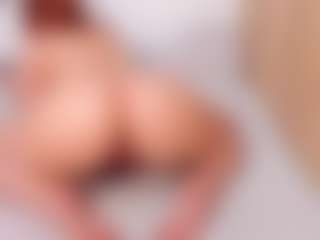 Evaa's Live Sex Cam Show
