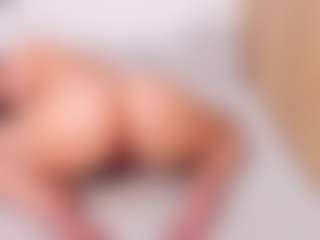 Evaa's Live Sex Cam Show