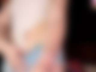 Live cam show with Ivanna Diamon - Petite on Camsoda
