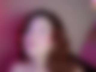 Live cam show with Ivanna Diamon - Petite on Camsoda