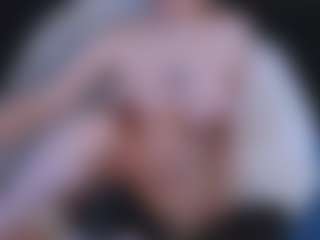 Live cam show with LissaRoss - Living Room on TeamSkeetLive