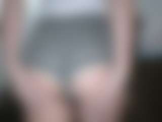 Mia's Live Sex Cam Show