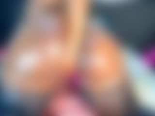 Roundassbaby's Live Sex Cam Show