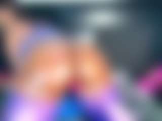 Roundassbaby's Live Sex Cam Show