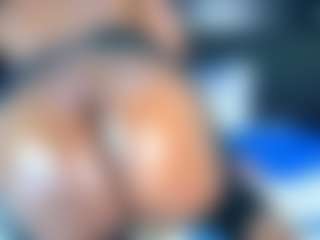Roundassbaby's Live Sex Cam Show