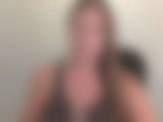 Live cam show with American-Honey - Orgasm on CamwithHer