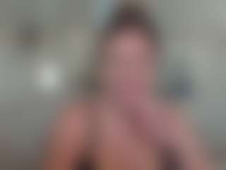 Live cam show with American-Honey - BBW Big Tits on Strip Flash - Live Sex Shows