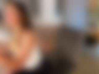 Live cam show with LiluDallass - Moaning on camwithhim.com