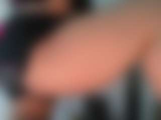 Live cam show with Juli Monroe - Blonde Hair on SquirtSoMuch