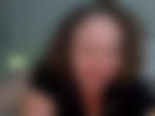 Live cam show with Juli Monroe - Drinking on live.xheat.ai