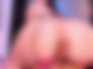 Live cam show with Katalina Parker - Petite on friskycurves.com