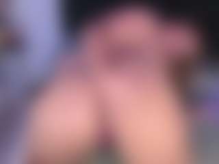 Live cam show with Alice - Bedroom on Hubzter Live