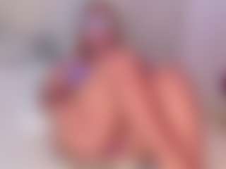 Live cam show with Alice - Big Ass on Camsoda