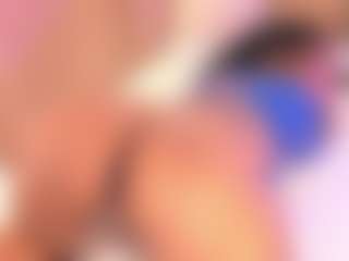 cloe-25's Live Sex Cam Show
