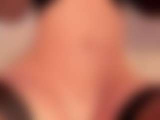 Live cam show with Madeline Fox - Fingers on Free Soda