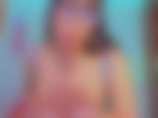 Live cam show with Oliviaa - Petite Teen (18+) on Camsoda